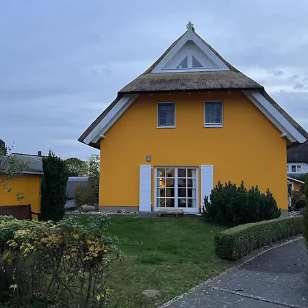 In With Swimming Pool Semesterbostad *